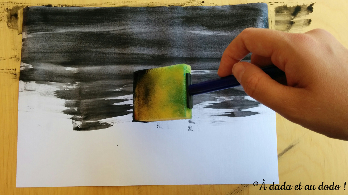 Peindre une feuille en noir